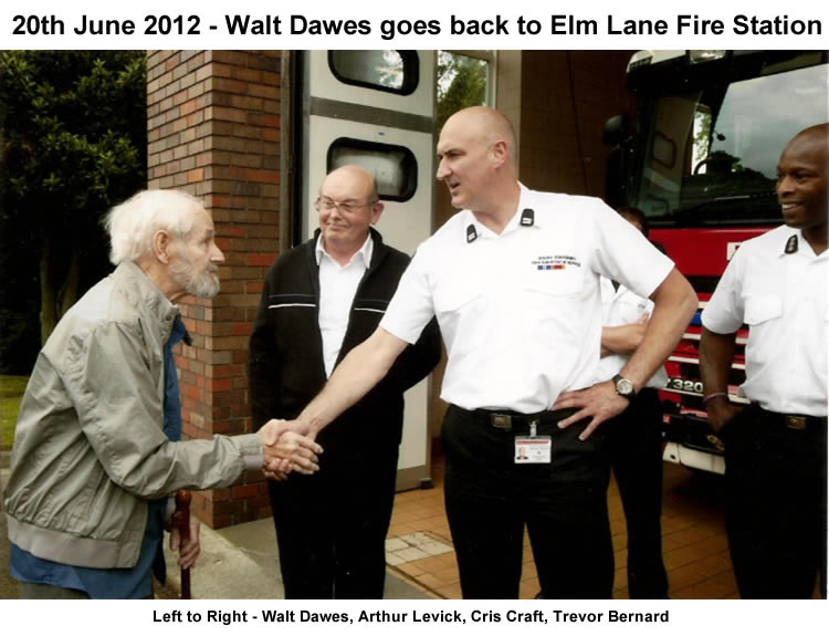 Photo - Walt Dawes visits Elm Lane